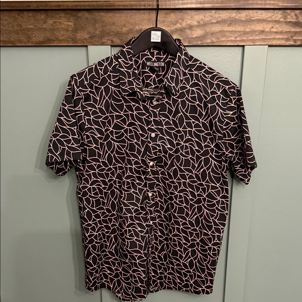 Wellington Men's Shirt with Black and Pink Leaf Design Large